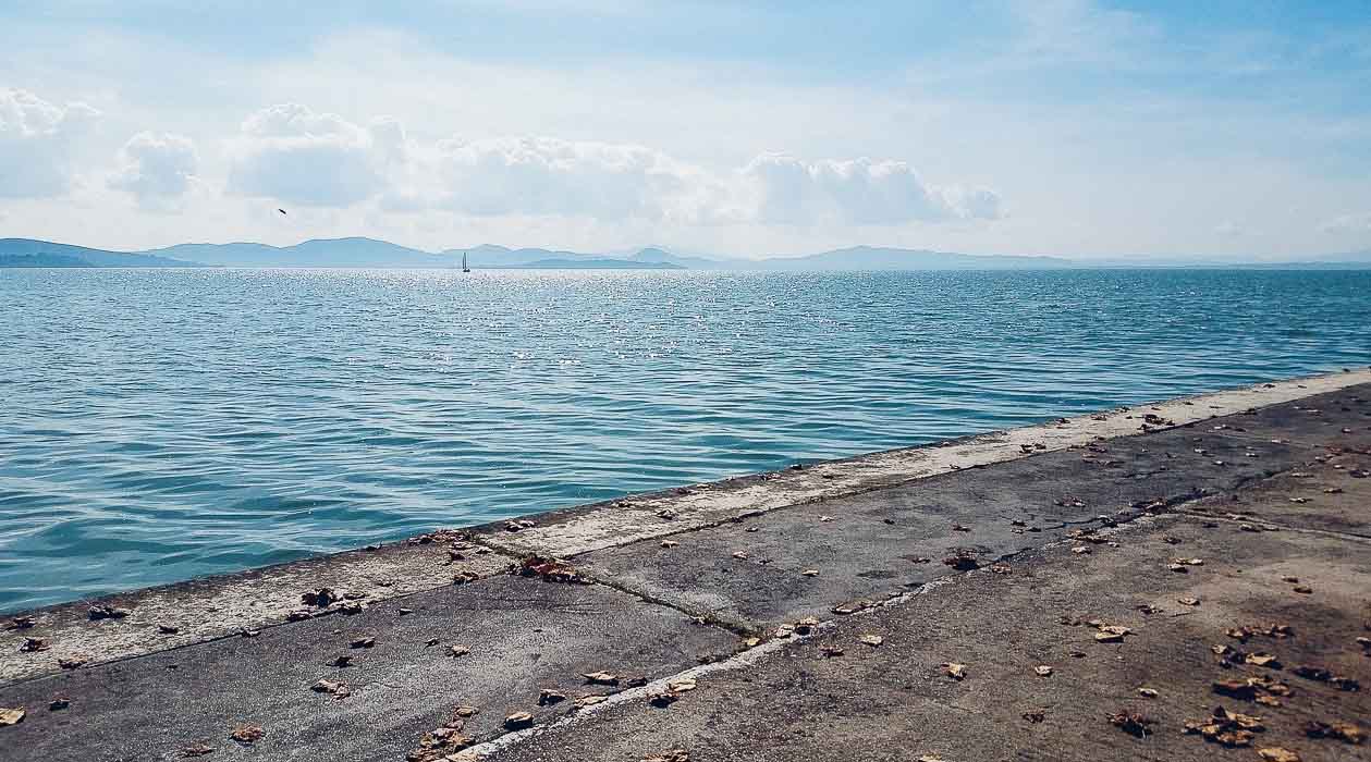 Lake promenade in Passignano sul Trasimeno | Very EATalian