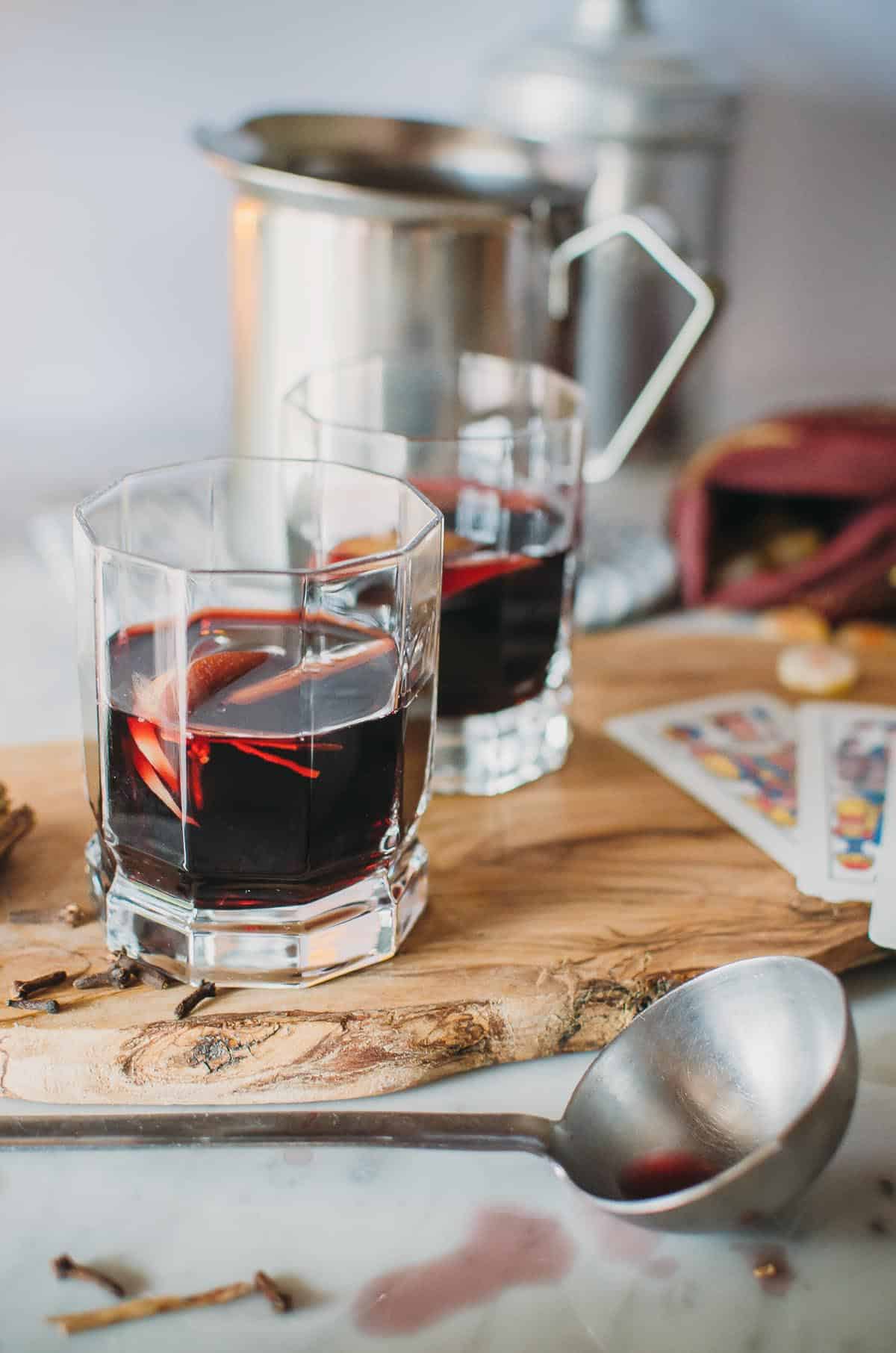 This soul-soothing Vin Brule' (Italian mulled wine) is simply made with wine, sugar, cinnamon, apples, and cloves. | Very EATalian